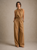 Zenaide | Jumpsuit color camel con cuello alto anudado y pantalón de pierna ancha