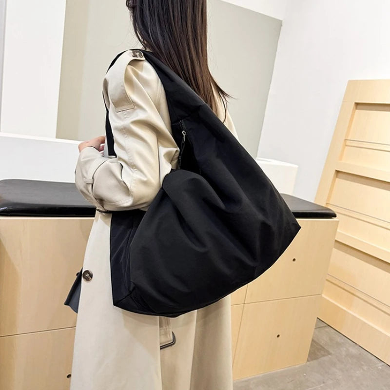 Carla | Bolso hobo de hombro suave