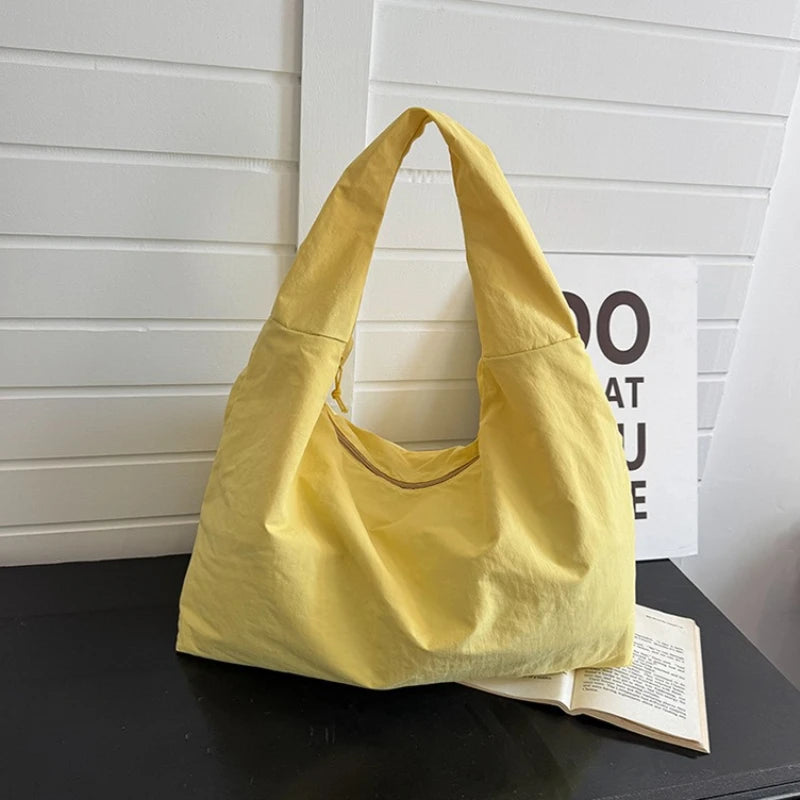 Carla | Bolso hobo de hombro suave