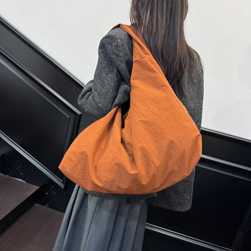 Carla | Bolso hobo de hombro suave