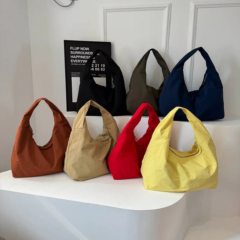 Carla | Bolso hobo de hombro suave