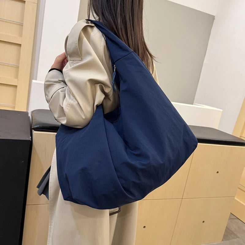 Carla | Bolso hobo de hombro suave
