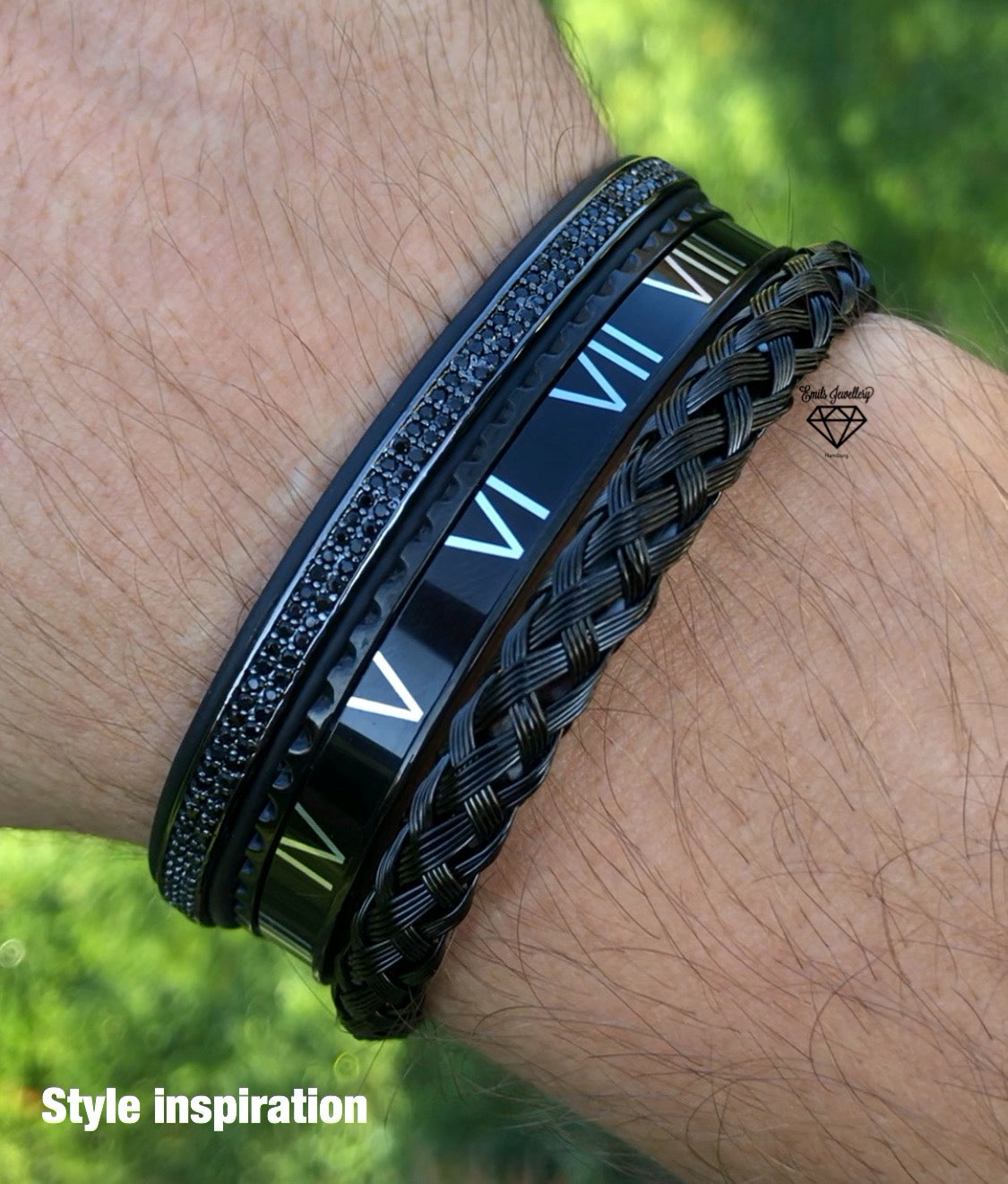 Titan bangle black